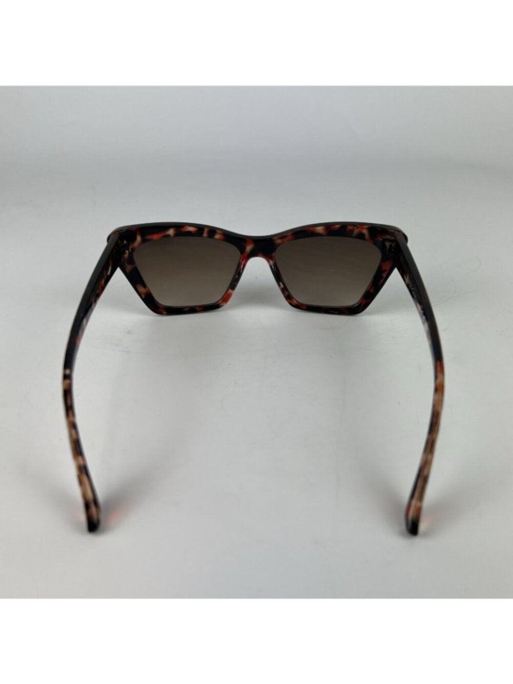 Vince Camuto VC899 Brown Tortoise Cat Eye Sunglasses Women's Gradient Lenses - Picture 4 of 6